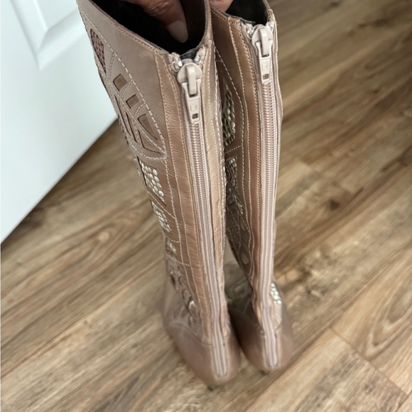 Aldo Metallic Champagne Embellished Heeled Boots size 41 ( pls read description) - Picture 3 of 8